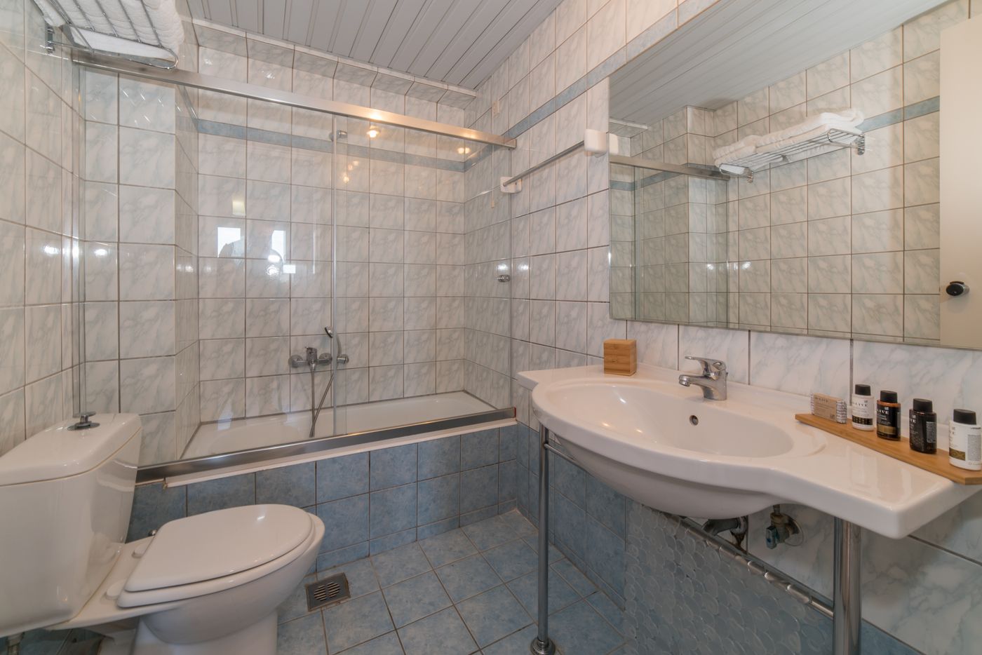 Xenos-Kamara-Beach-Room-39