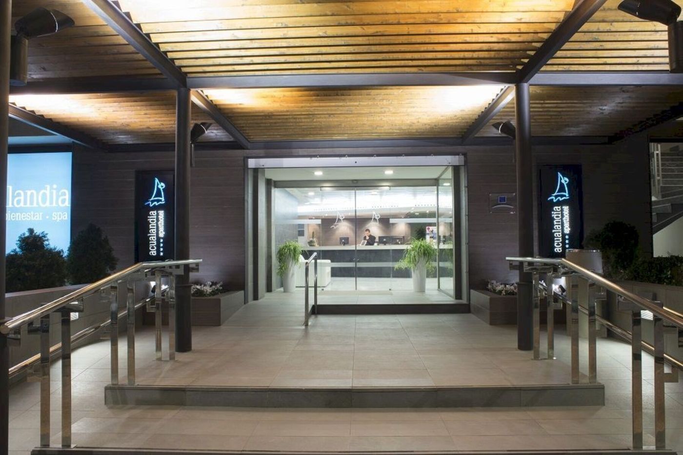 Acualandia Aparthotel & Spa 