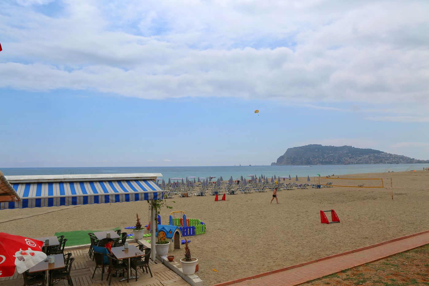 Blue-Wave-Suite-Hotel-Beach-28