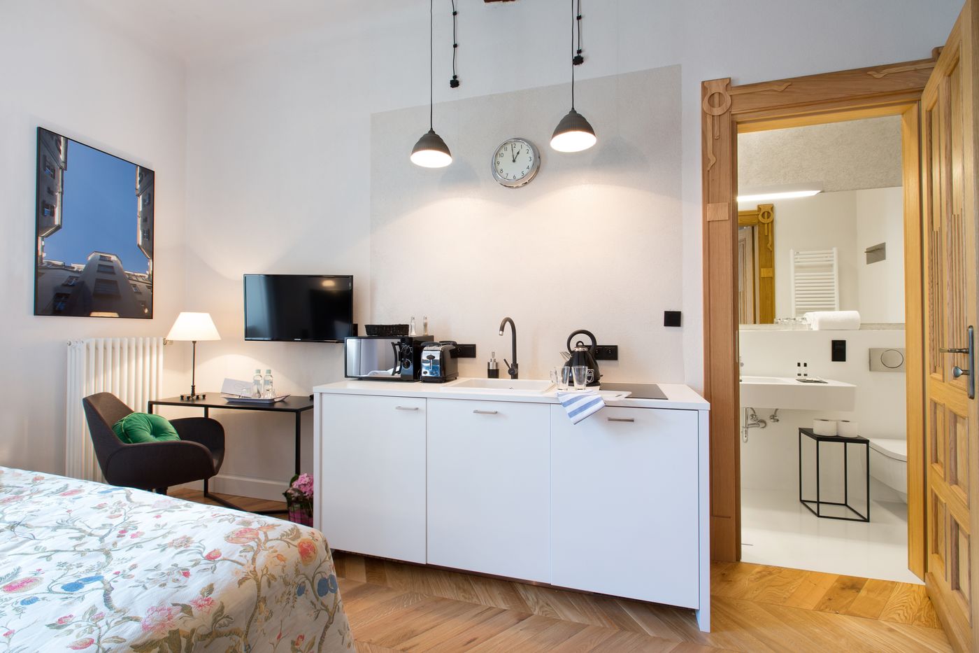 Antique-Apartments-Plac-Szczepanski-Room-25