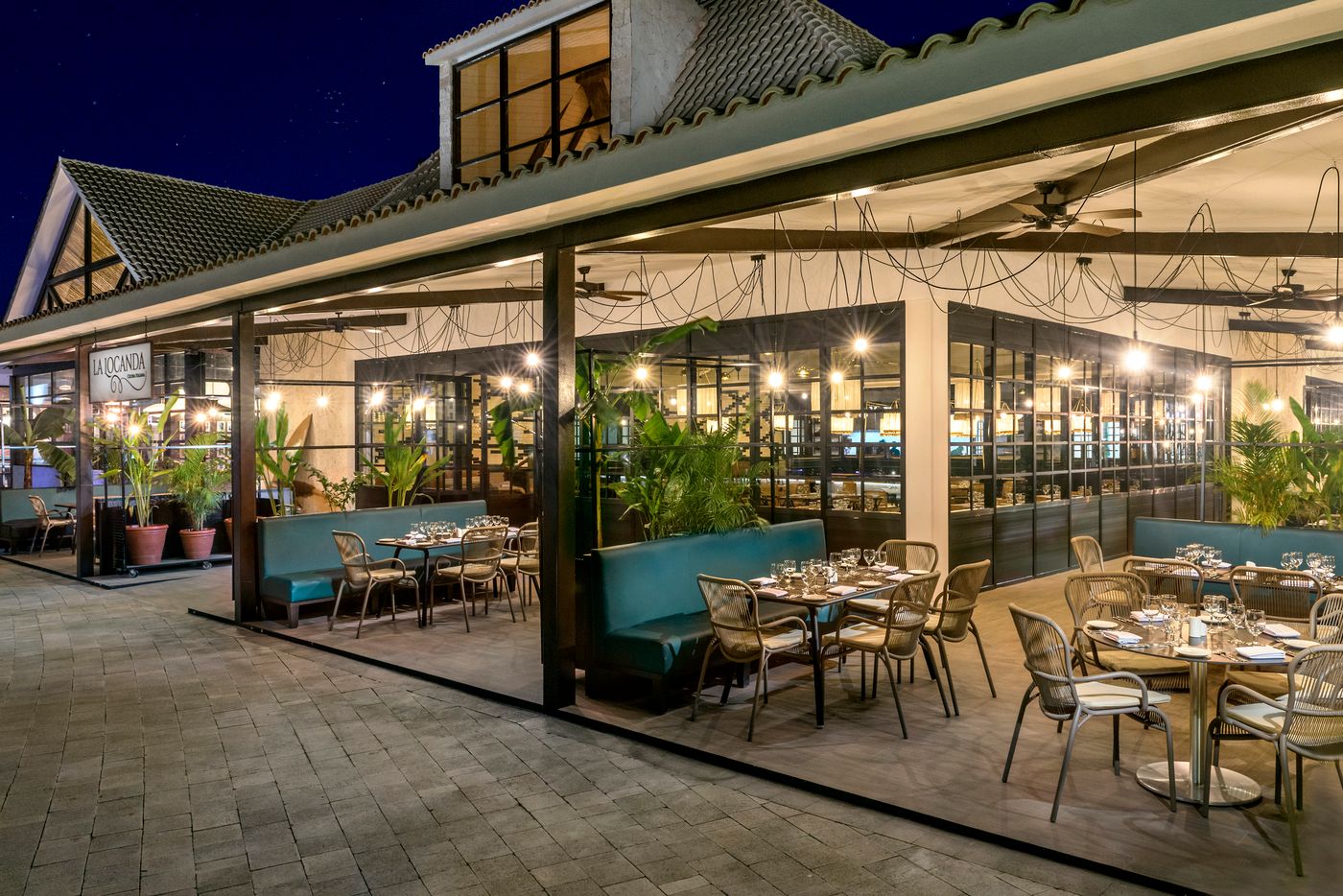 Ocean-Riviera-Paradise-El-Beso---Adults-Only-Restaurant-19