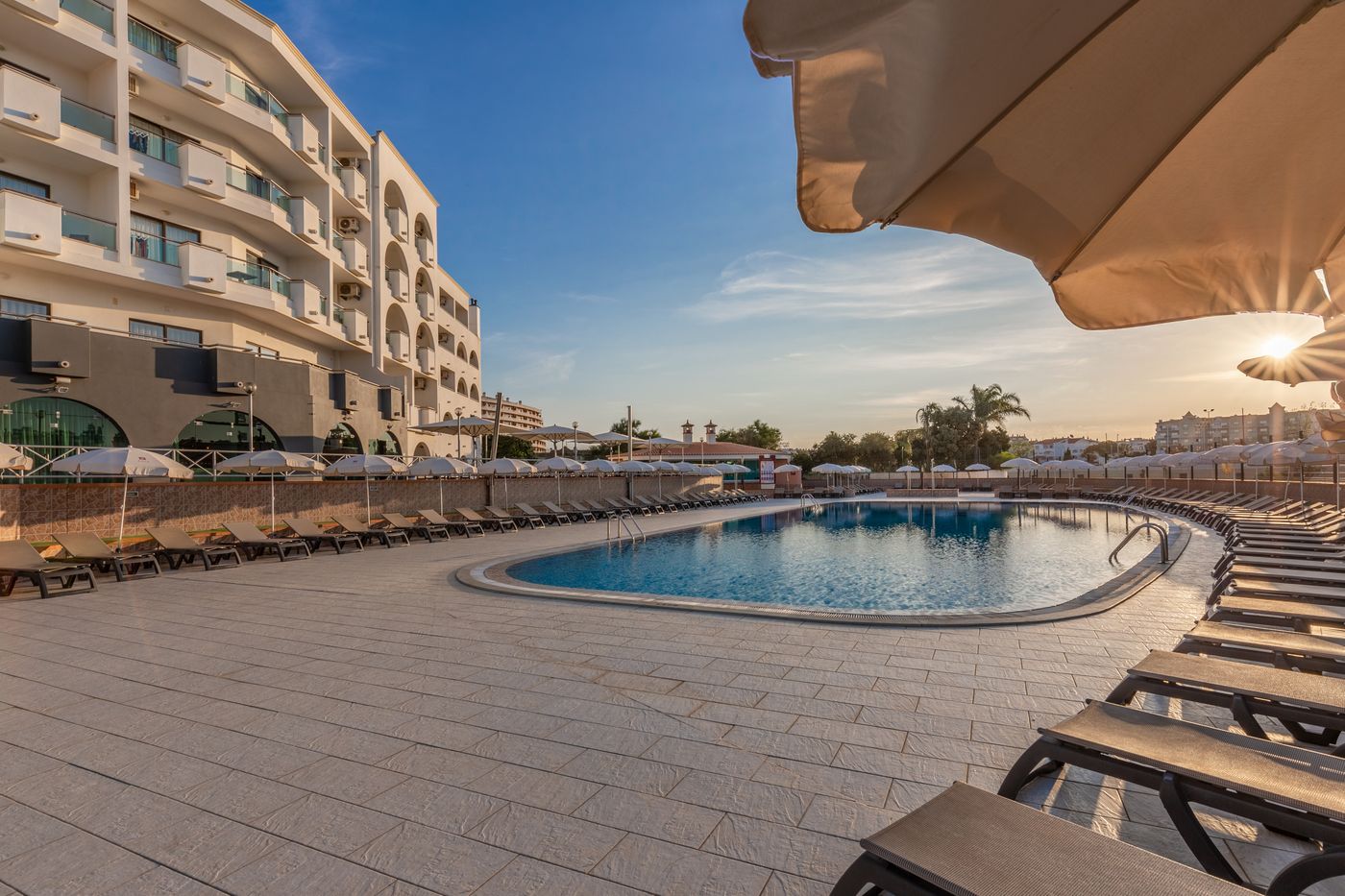 Solaqua-Apartments-Pool-2