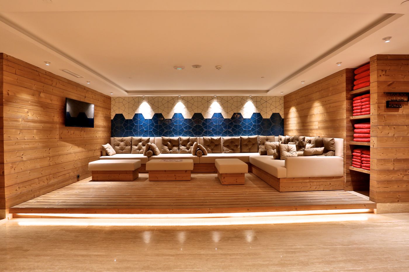 Dosso-Dossi-Hotels-Downtown-Sports-and-Entertainment-9