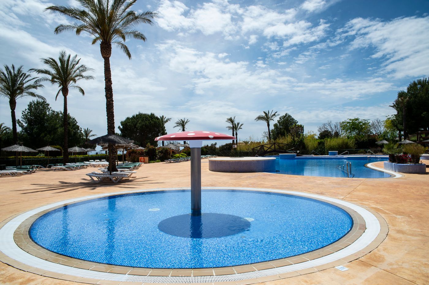 Pierre---Vacances-Bonavista-de-Bonmont-Pool-1