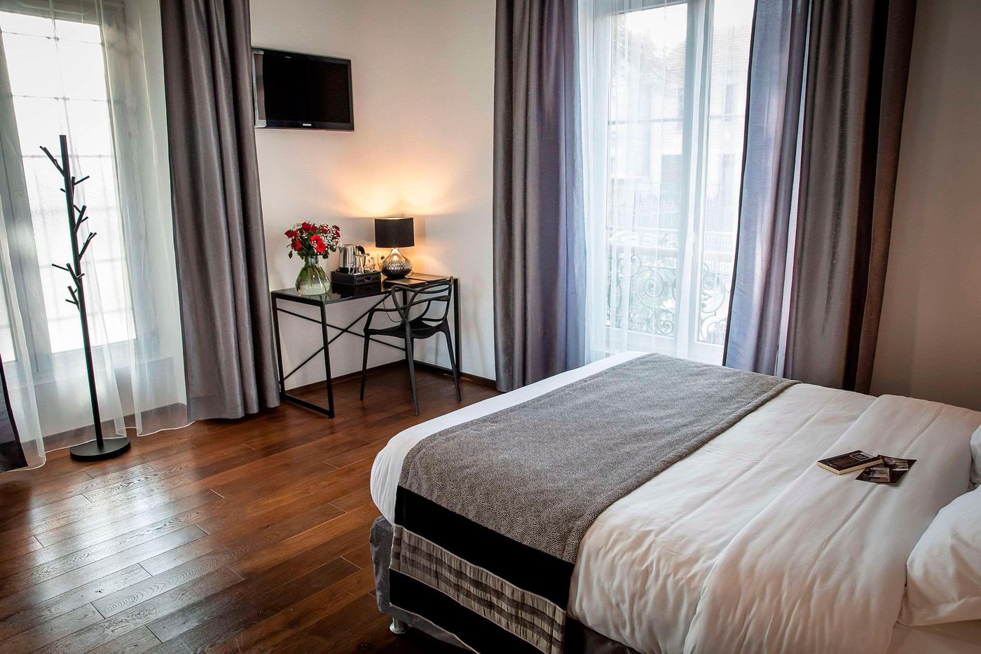 Hôtel Le Manoir-France-LA ROCHELLE-Room-7