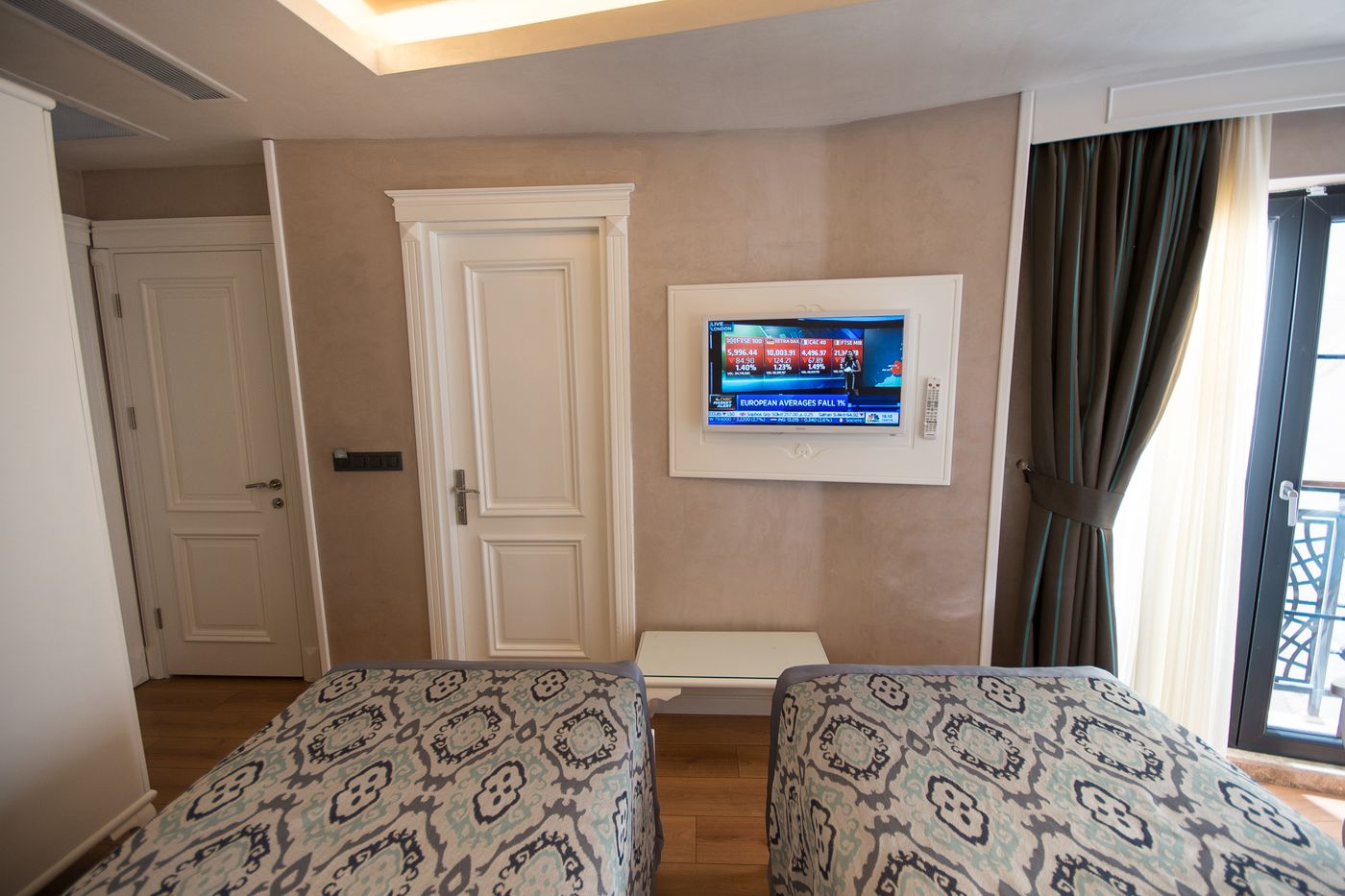 Antusa-Palace--Spa-Room-21