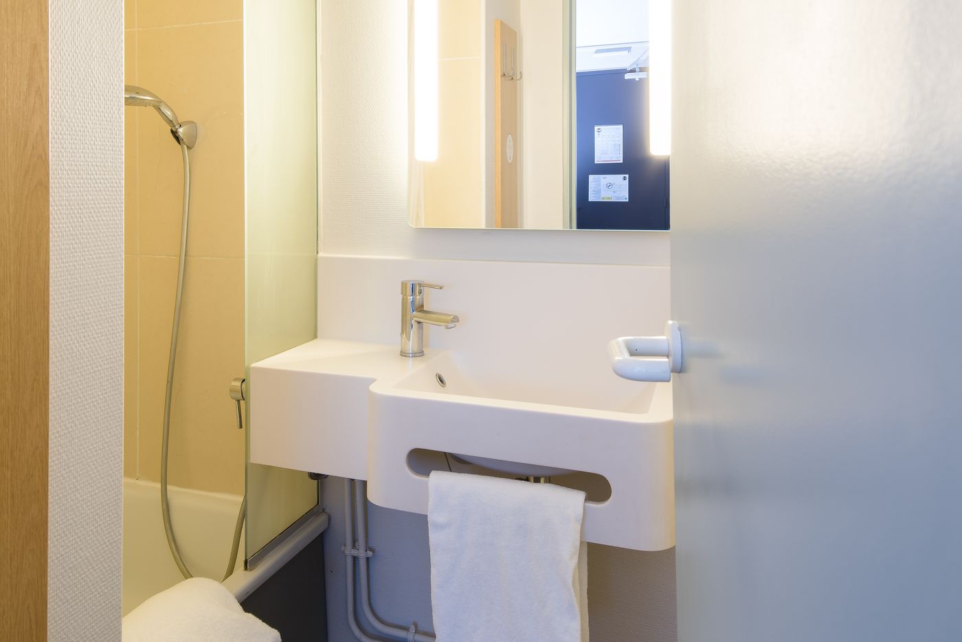 B&B HOTEL Bordeaux Mérignac Hôtel De Ville - France - Mérignac - Room - 8