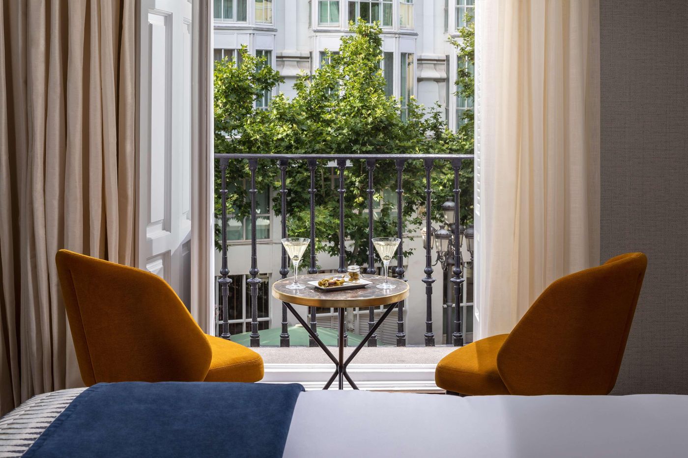 NH-Collection-Madrid-Palacio-de-Tepa-Room-75