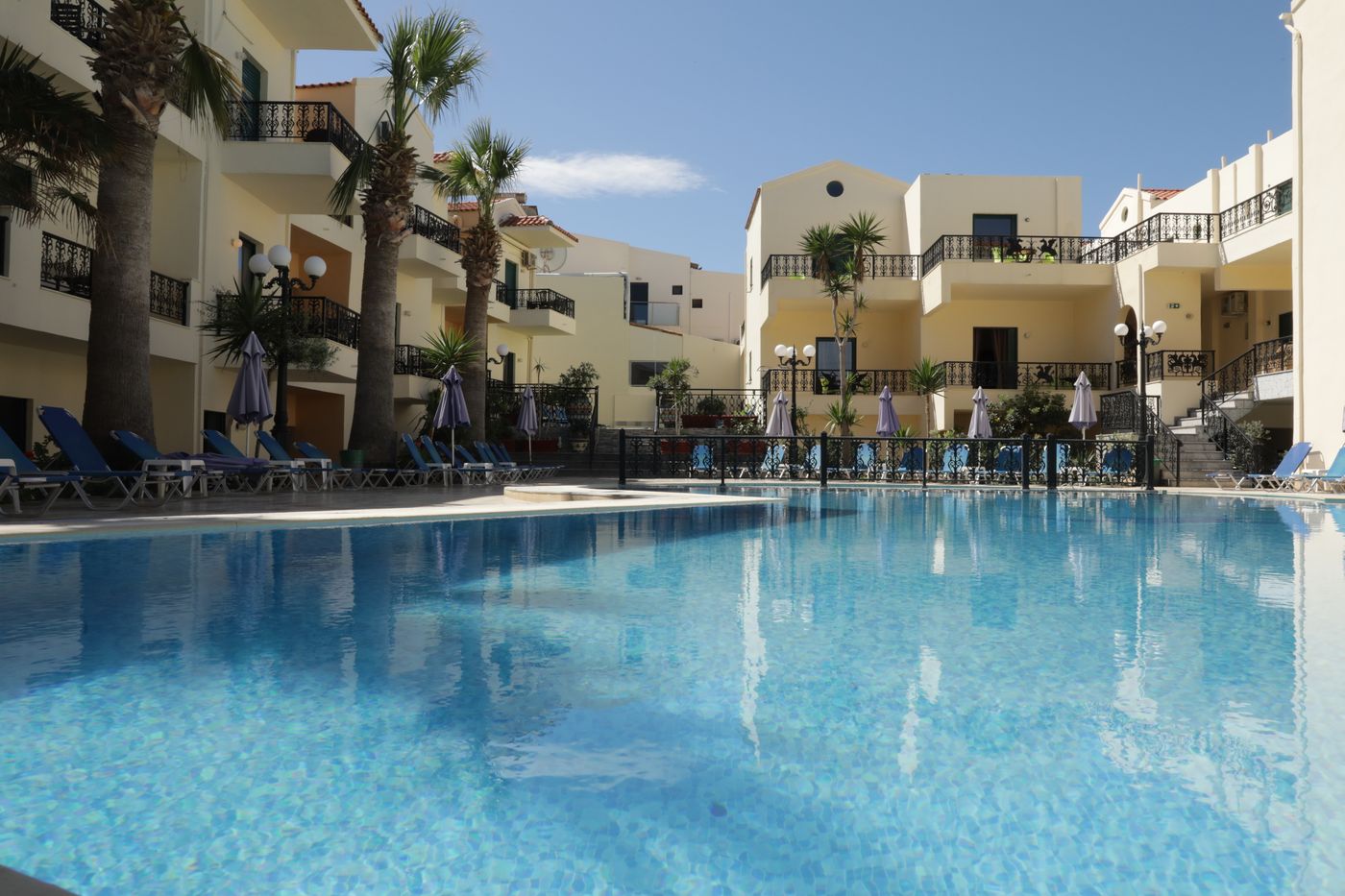 Diogenis Blue Palace