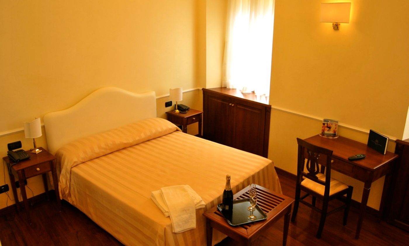 Ludovisi-Luxury-Rooms-Room-10