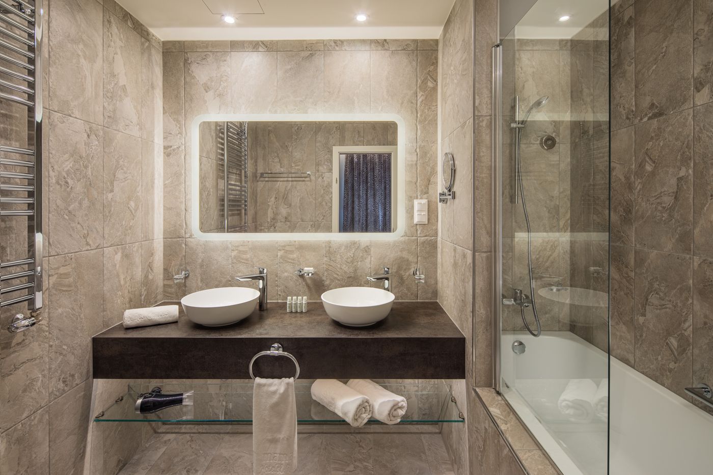 Mamaison-Residence-Izabella-Budapest-Room-28