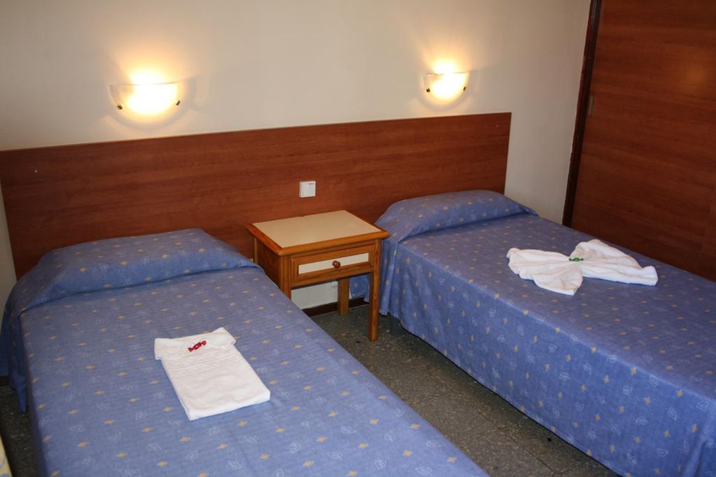 Roca Verde Apartments