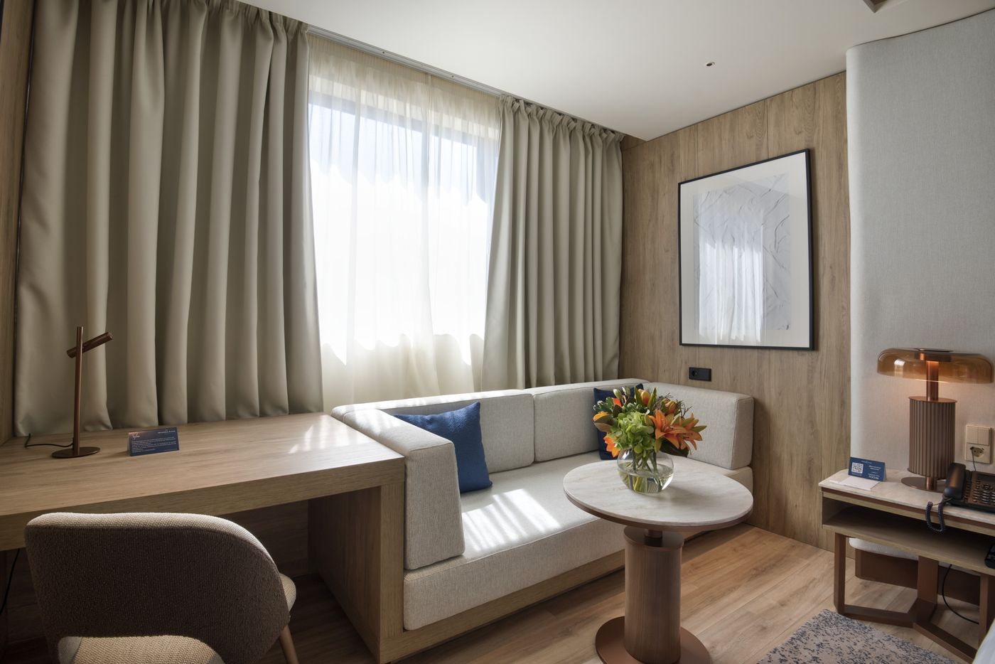 Courtyard-Madrid-Princesa-Room-40