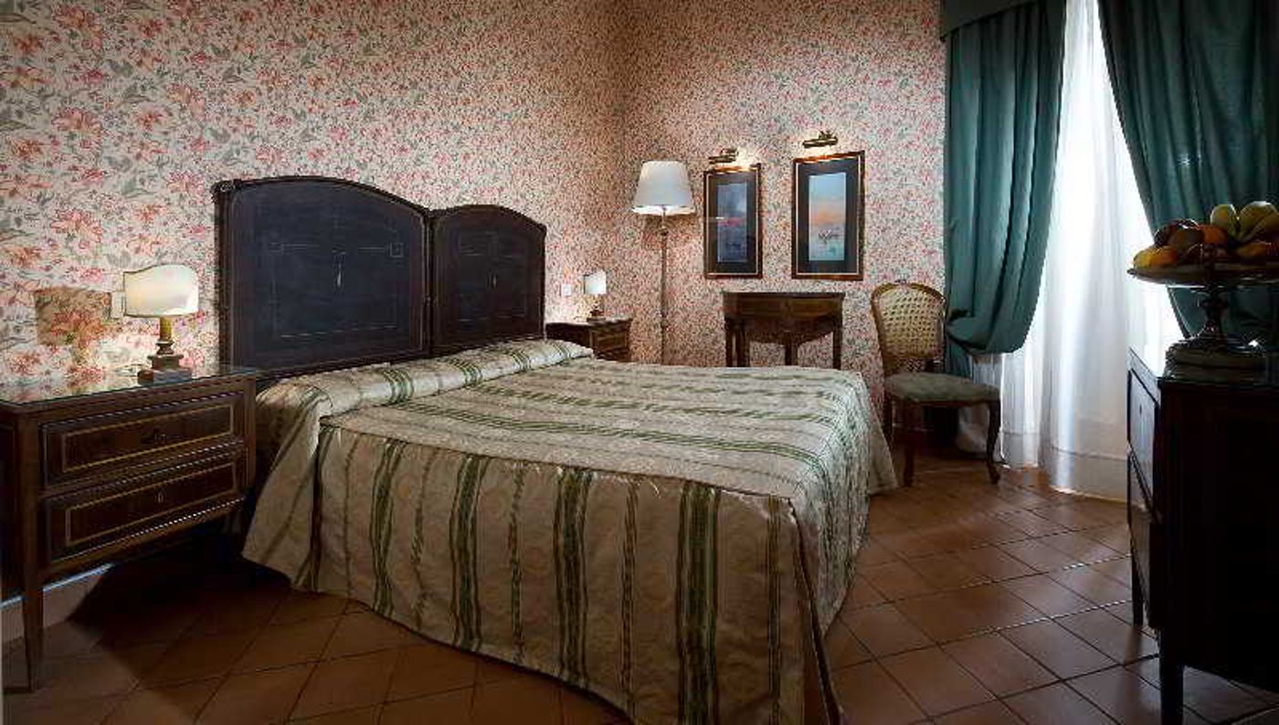 Chiaja de Charme - Italy - NAPOLI - Room - 4