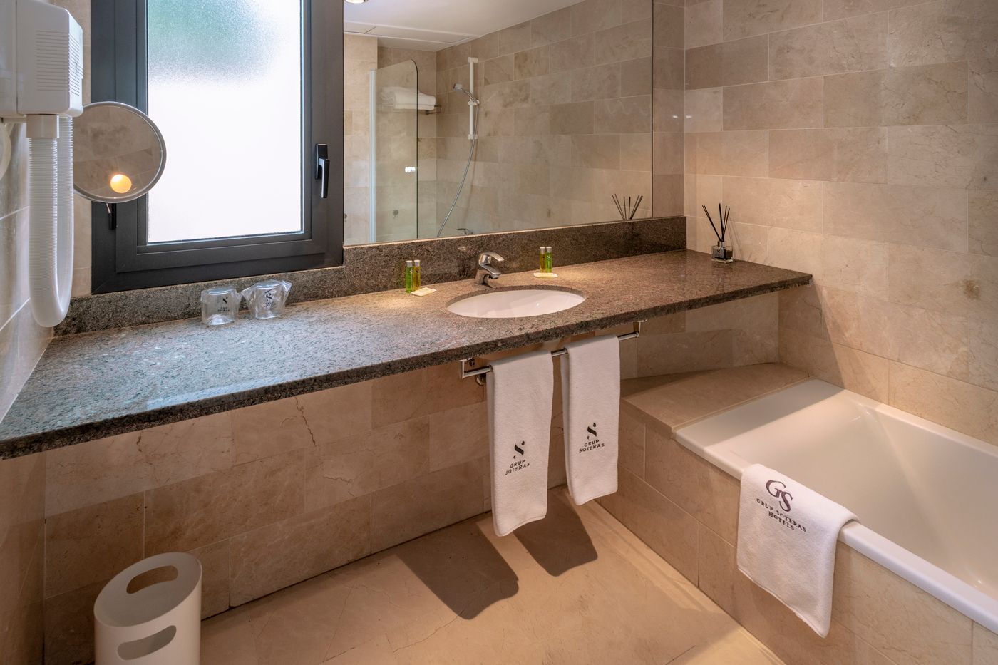 Gran-Hotel-Rey-Don-Jaime-Room-25