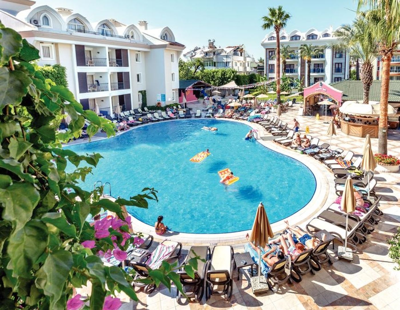 Club-Anastasia-Pool-5