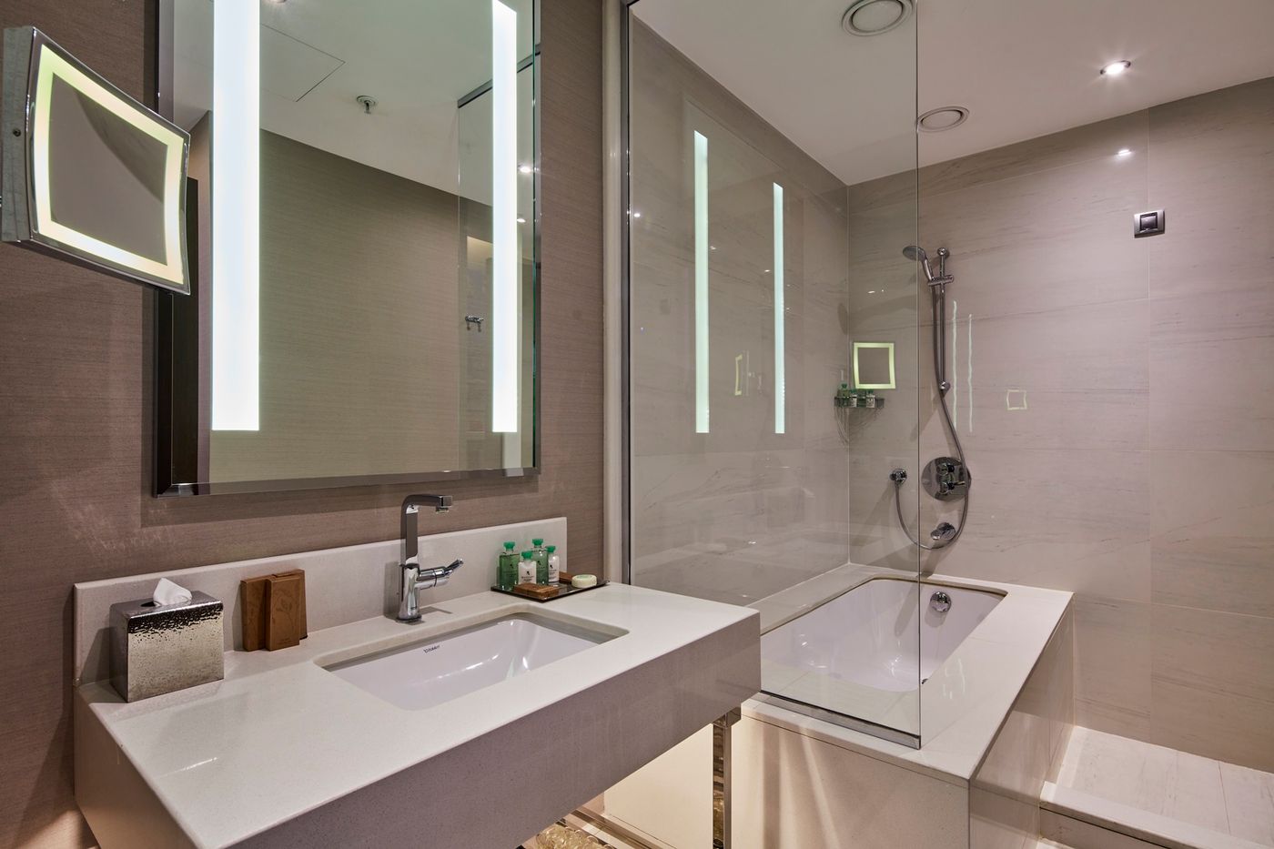 Movenpick-Hotel-Istanbul-Golden-Horn-Room-45