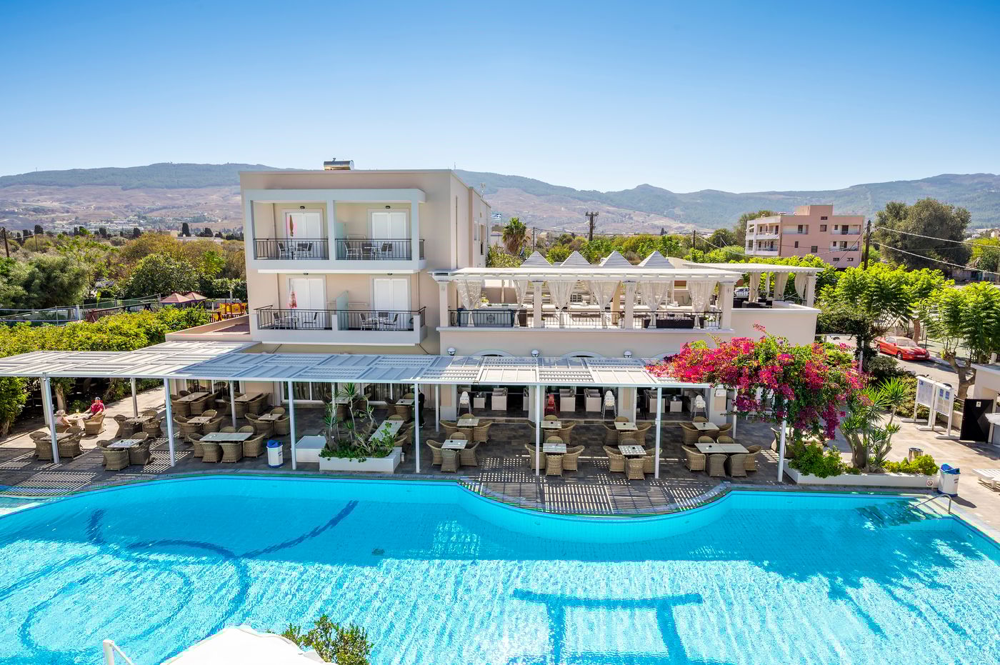 Peridis-Family-Resort-Restaurant-17