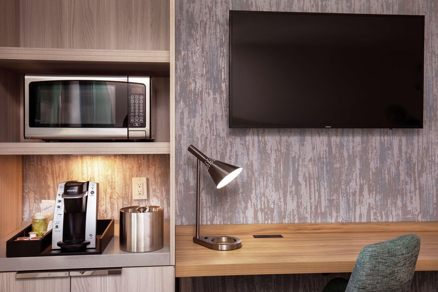 Hilton-Garden-Inn-Chelsea-Room-6