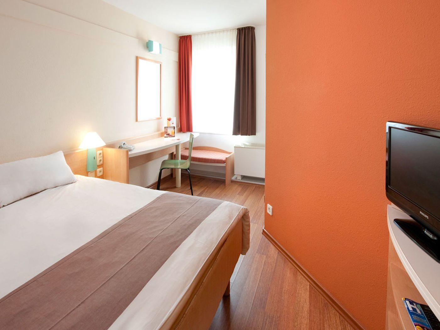 B-B-Bonn-City-Room-9