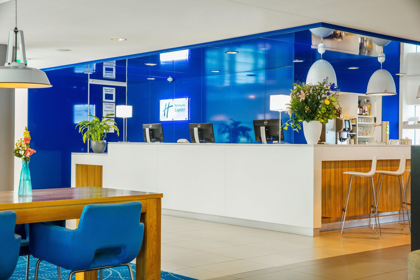 Holiday Inn Express Rotterdam-Central Station-Netherlands-ROTTERDAM-Lobby-9