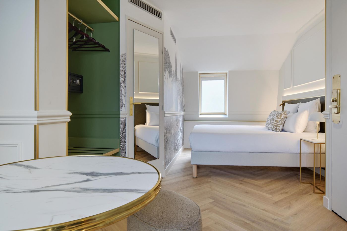 Moulin-Plaza-Room-41