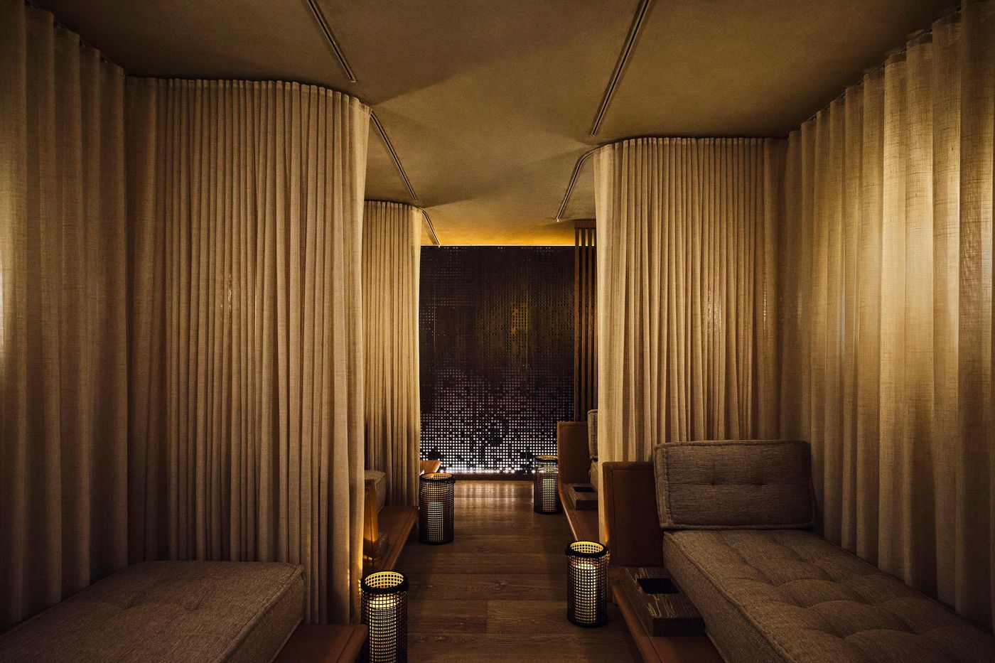 Conrad-Los-Angeles-Sports-and-Entertainment-92