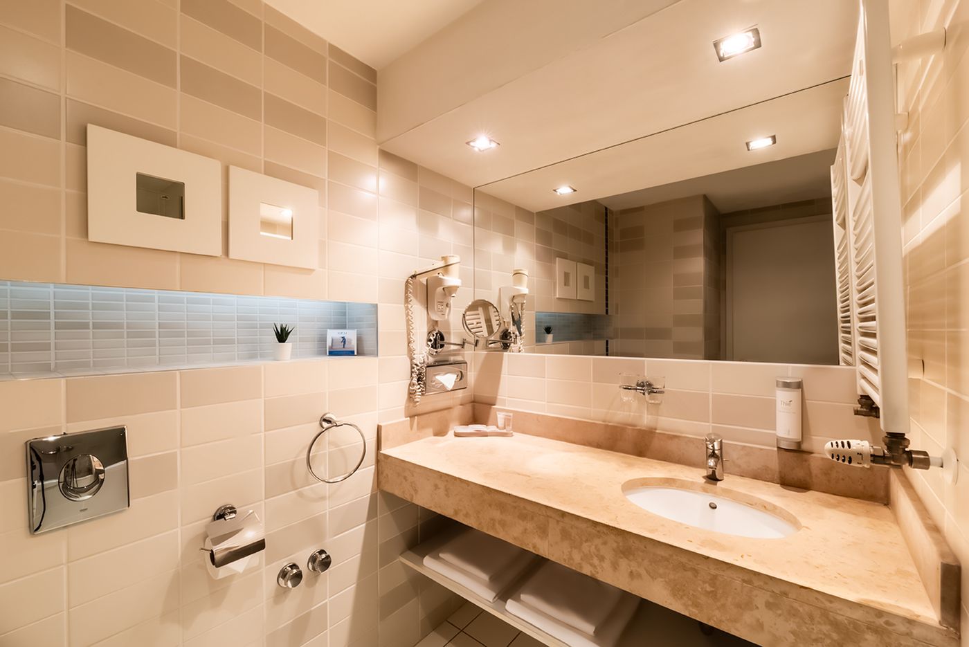 Atrium-Fashion-Hotel-Room-40