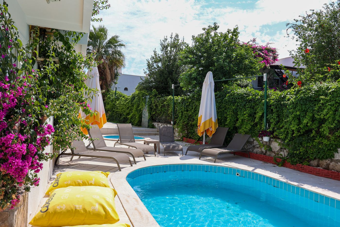 Contess by Faros Hotel 