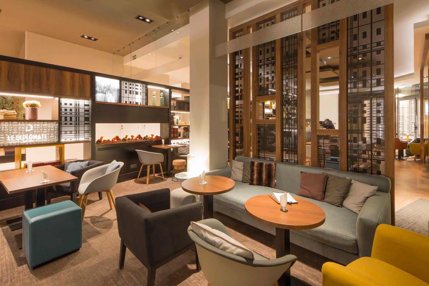 L-elysee-Val-D-europe-Bar-12