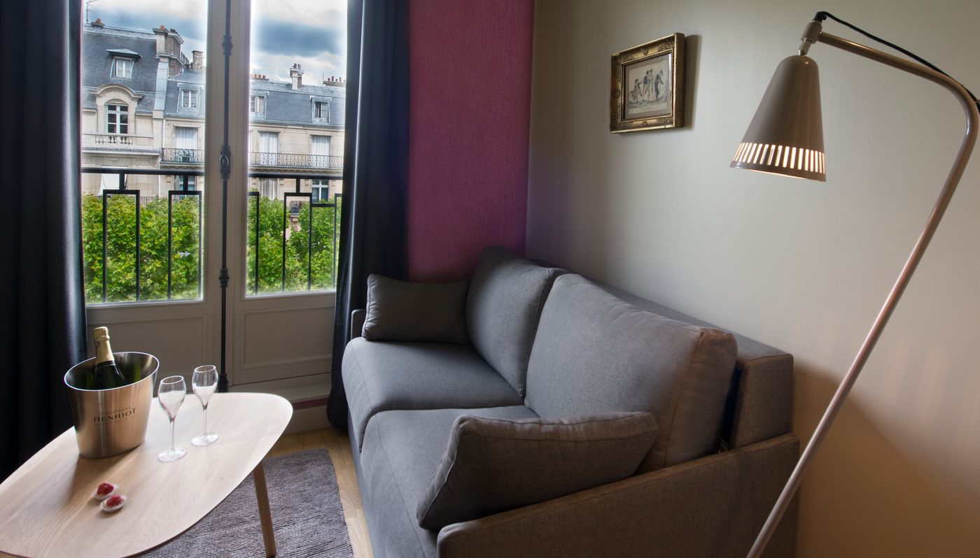 Suites-and-Hotel-Helzear-Champs-Elysees-Room-21