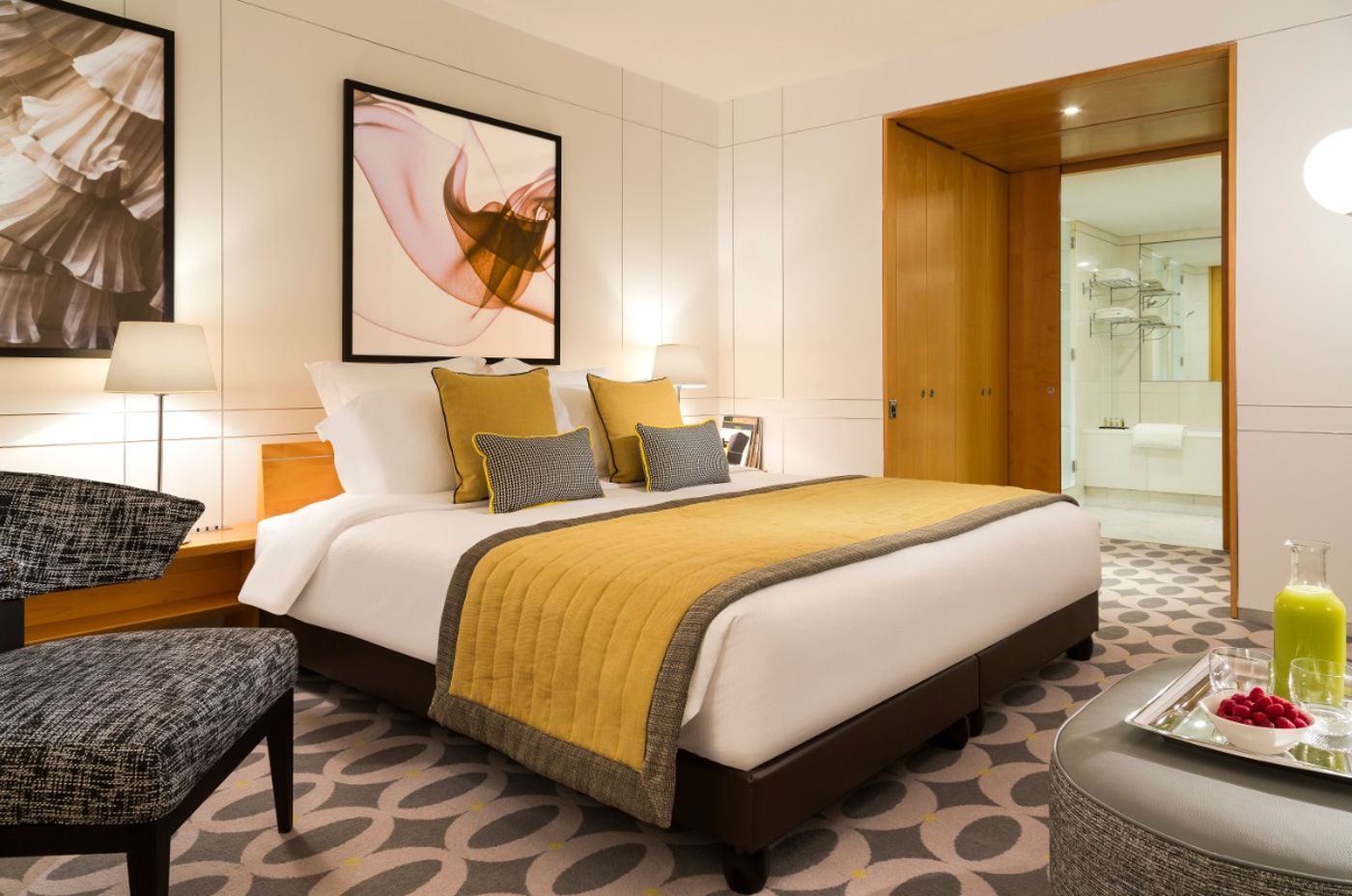 La-Clef-Tour-Eiffel-Paris-by-The-Crest-Collection-Room-19