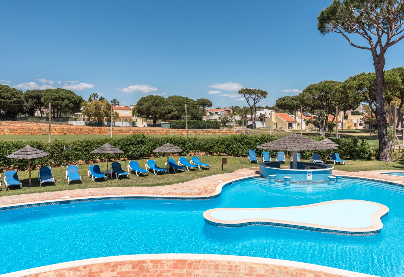 Browns-Sports---Leisure-Club-Vilamoura-Pool-1