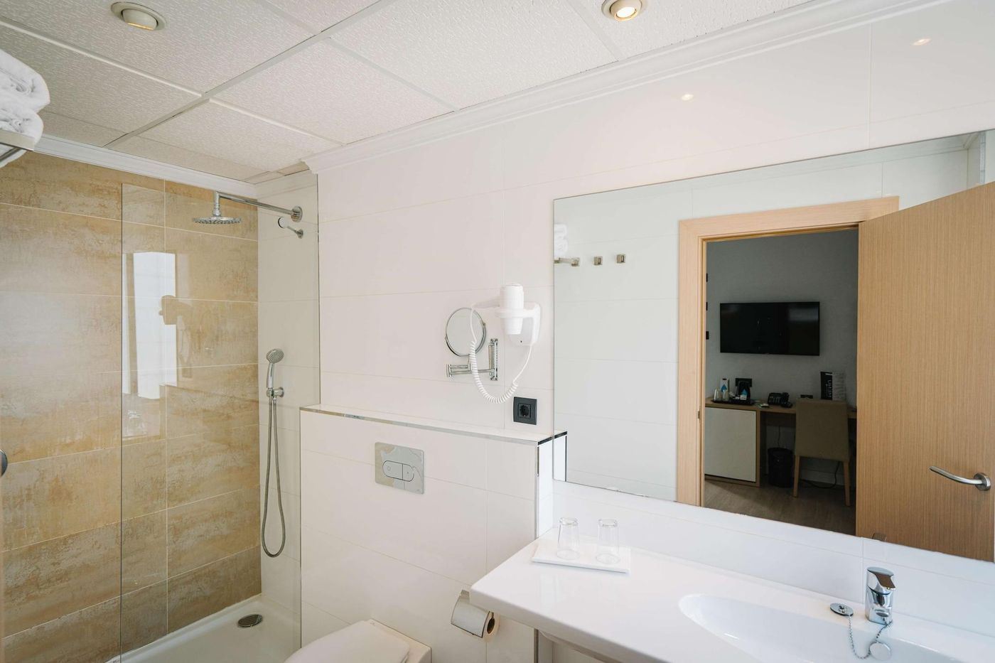 THB-Los-Molinos-Class-Room-36