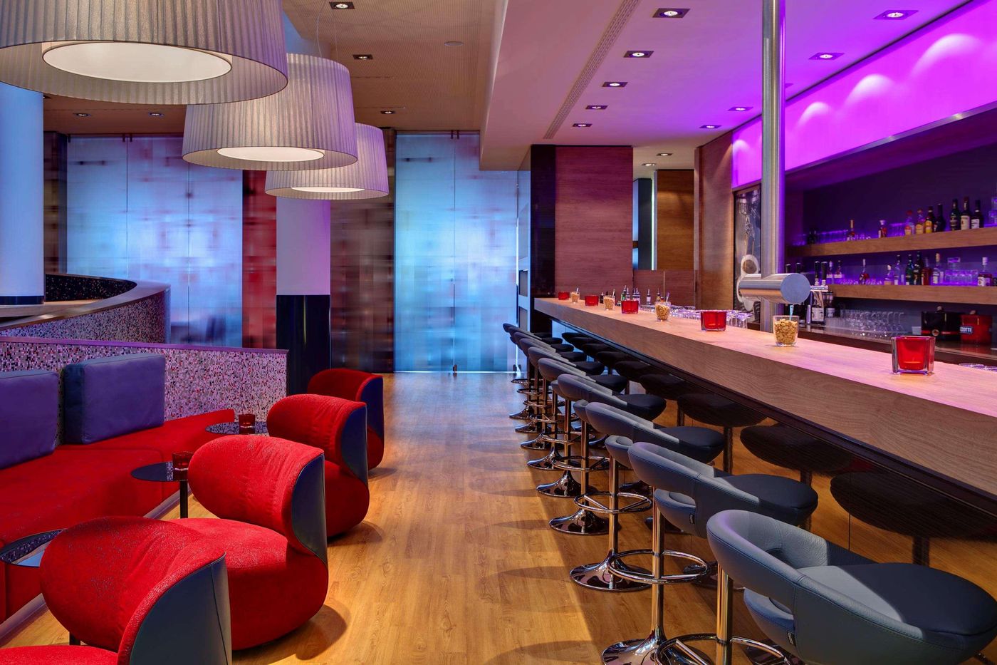 IntercityHotel-Berlin-Hauptbahnhof-Bar-3