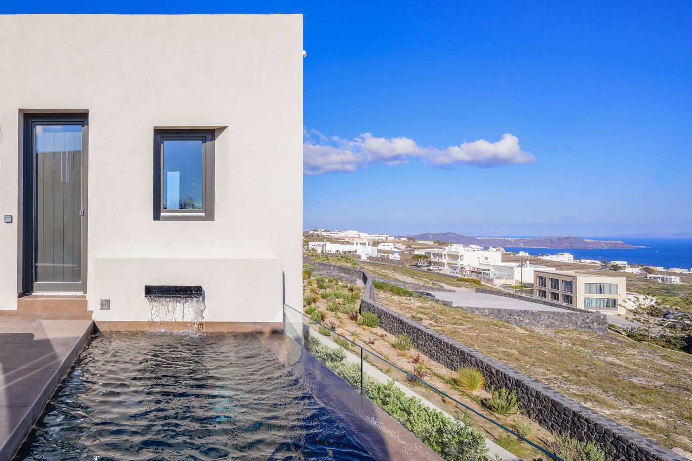 Apikia-Santorini-Room-86