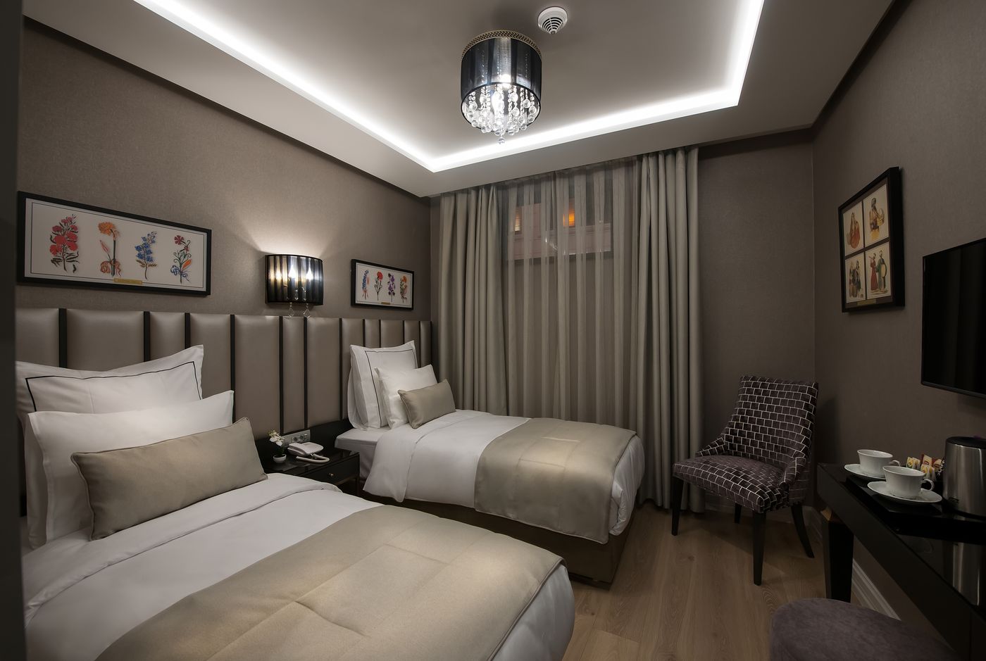 Le-Petit-Palace-Hotel-Room-19