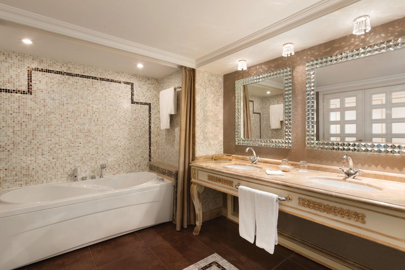 Crowne-Plaza-Istanbul---Old-City-Room-40