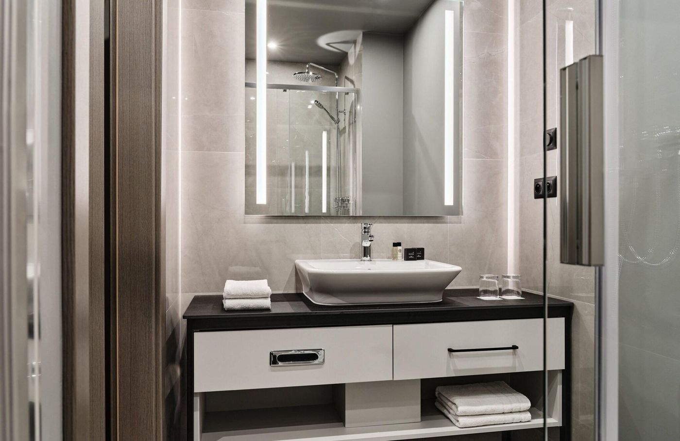 Leonardo-Royal-Hotel-Warsaw-Room-60