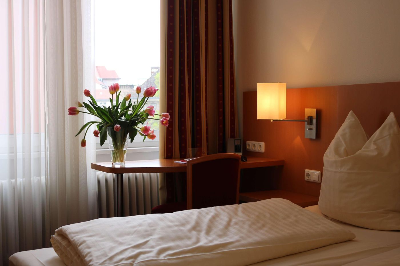Air-in-Berlin-Hotel-Room-16