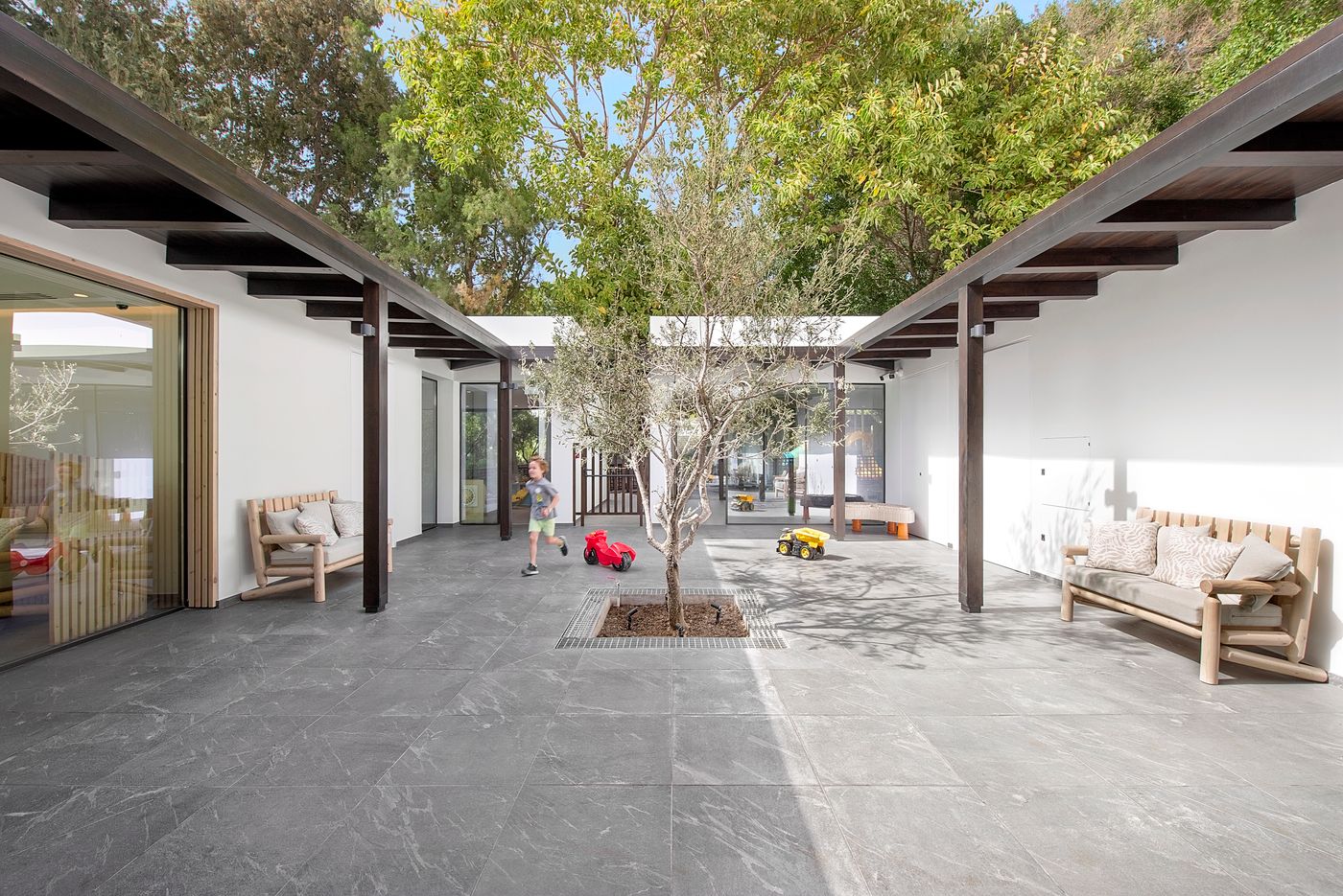 Almyra-Sports-and-Entertainment-57