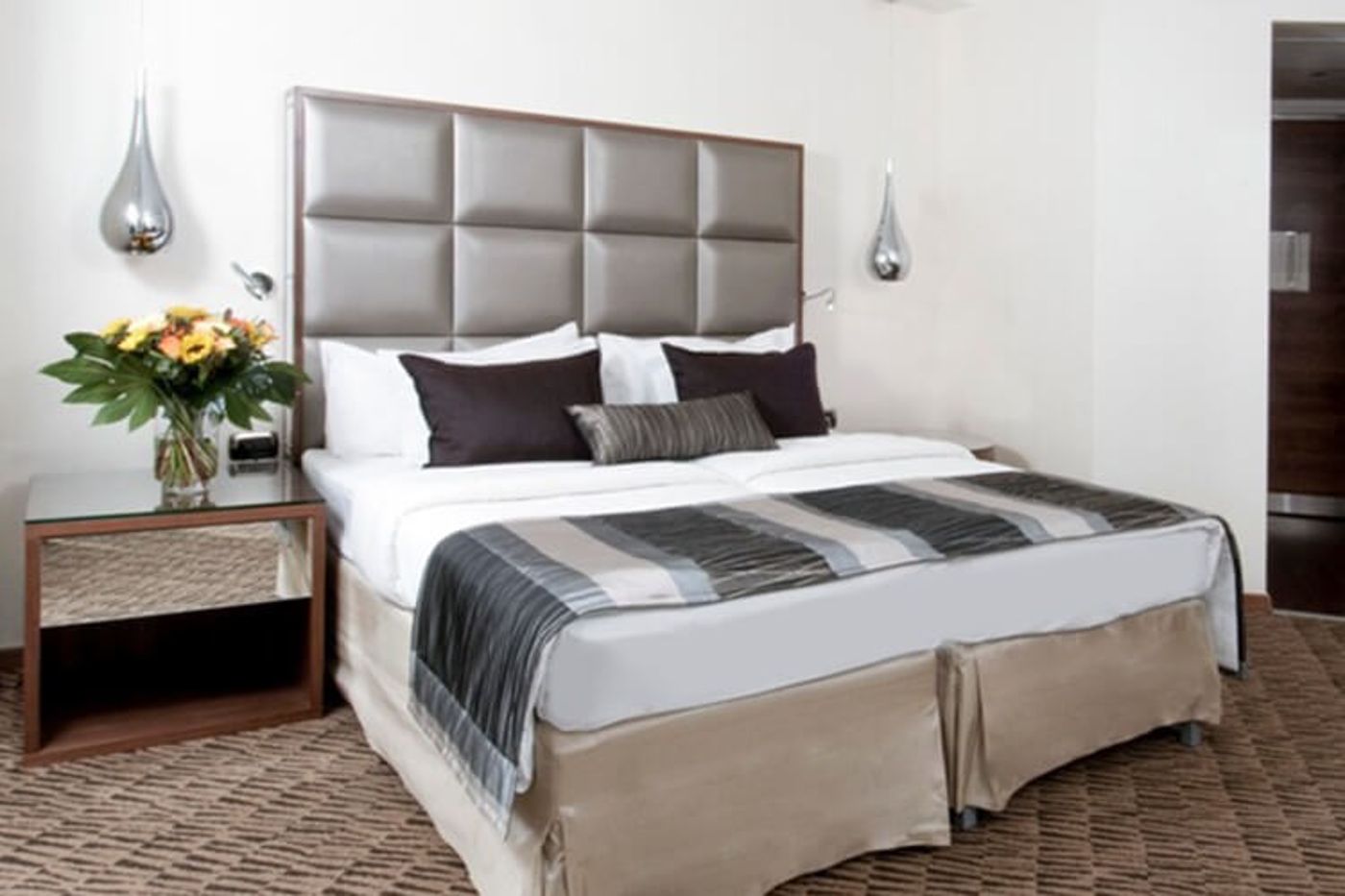 Carlton Tel Aviv Hotel - Luxury on the Beach