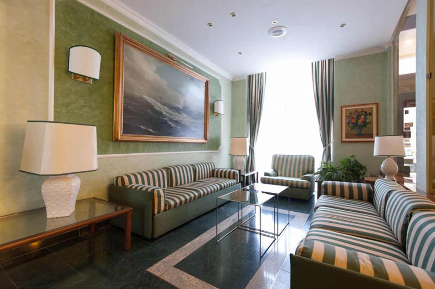 Flora - Italy - Milano - General view - 3