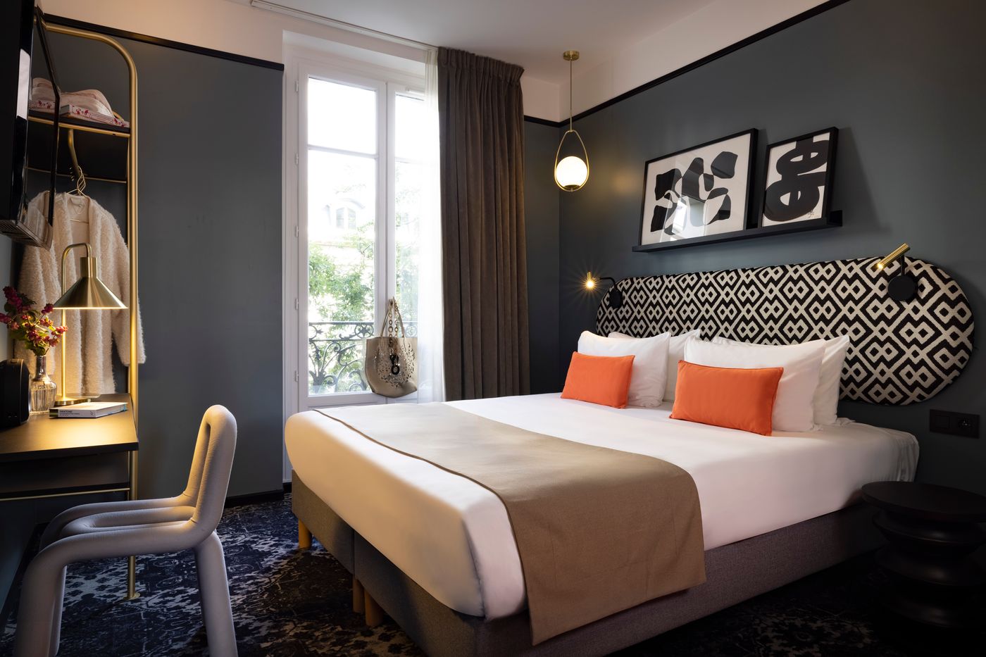 Au-Palais-de-Chaillot-Room-4