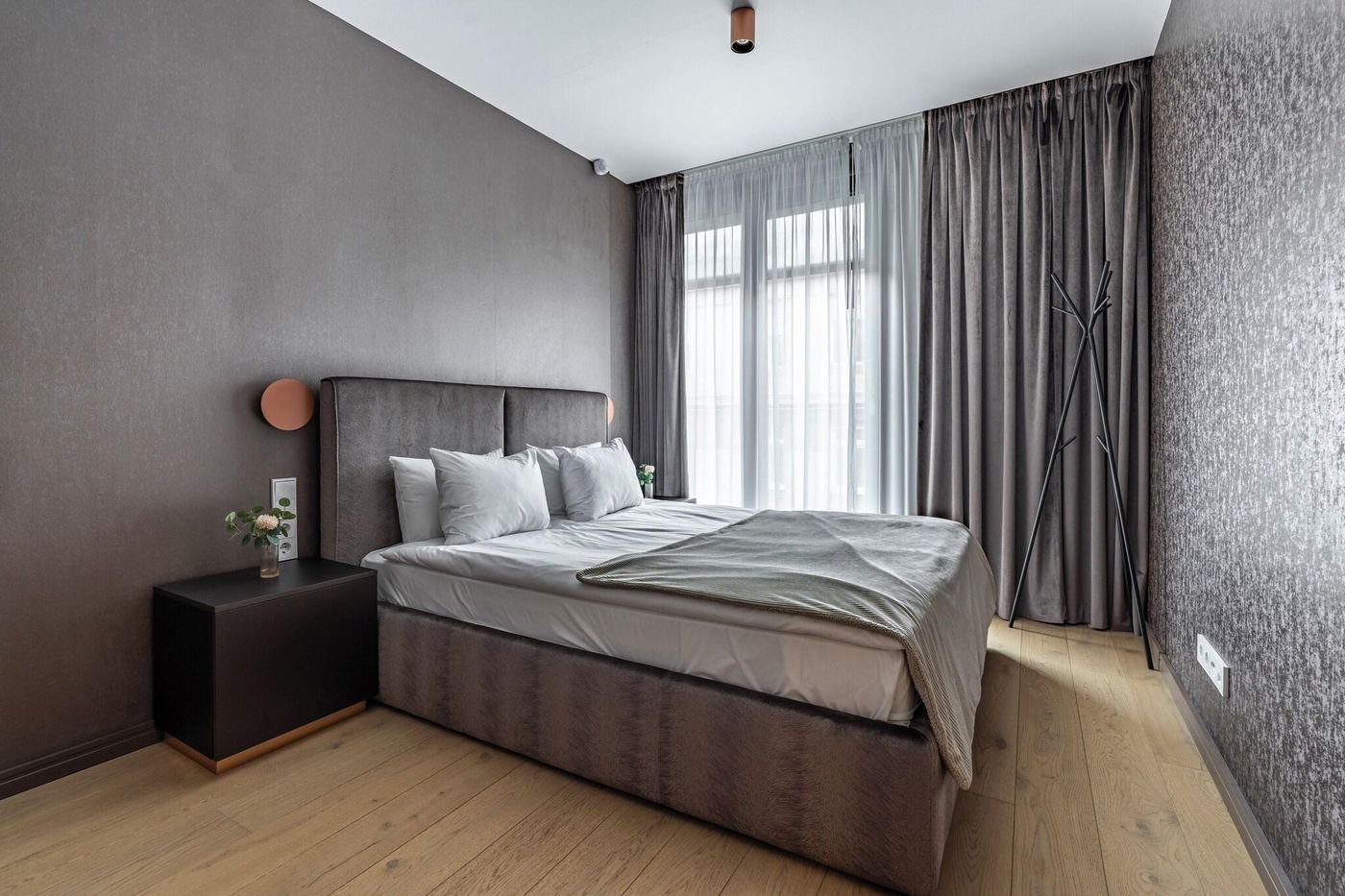 Hotel-Emerald---Suites-Room-56