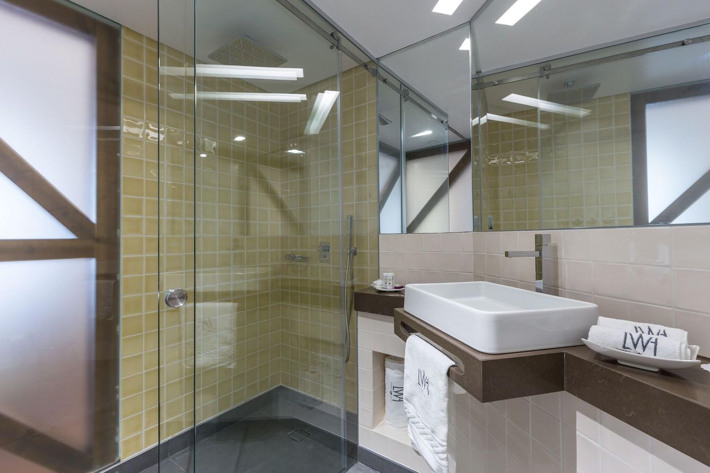 Lisbon-Wine-Hotel-Room-22