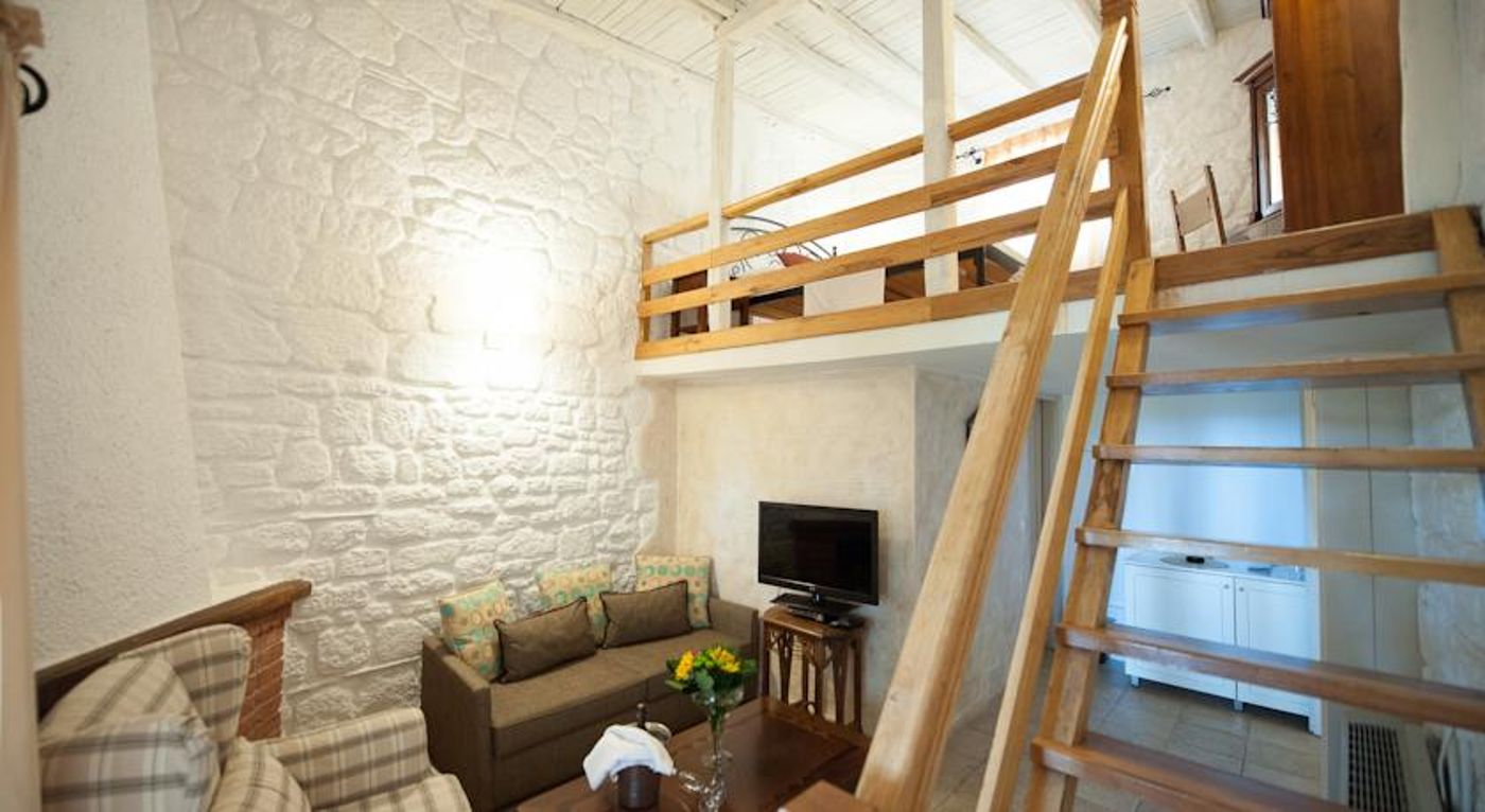 Petrino Suites Hotel