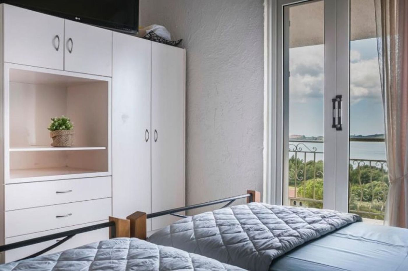 Panorama-Fanari-Studios---Apartments-Room-42