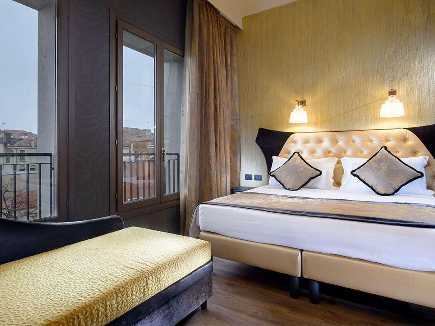 Palazzo-Veneziano-Room-40