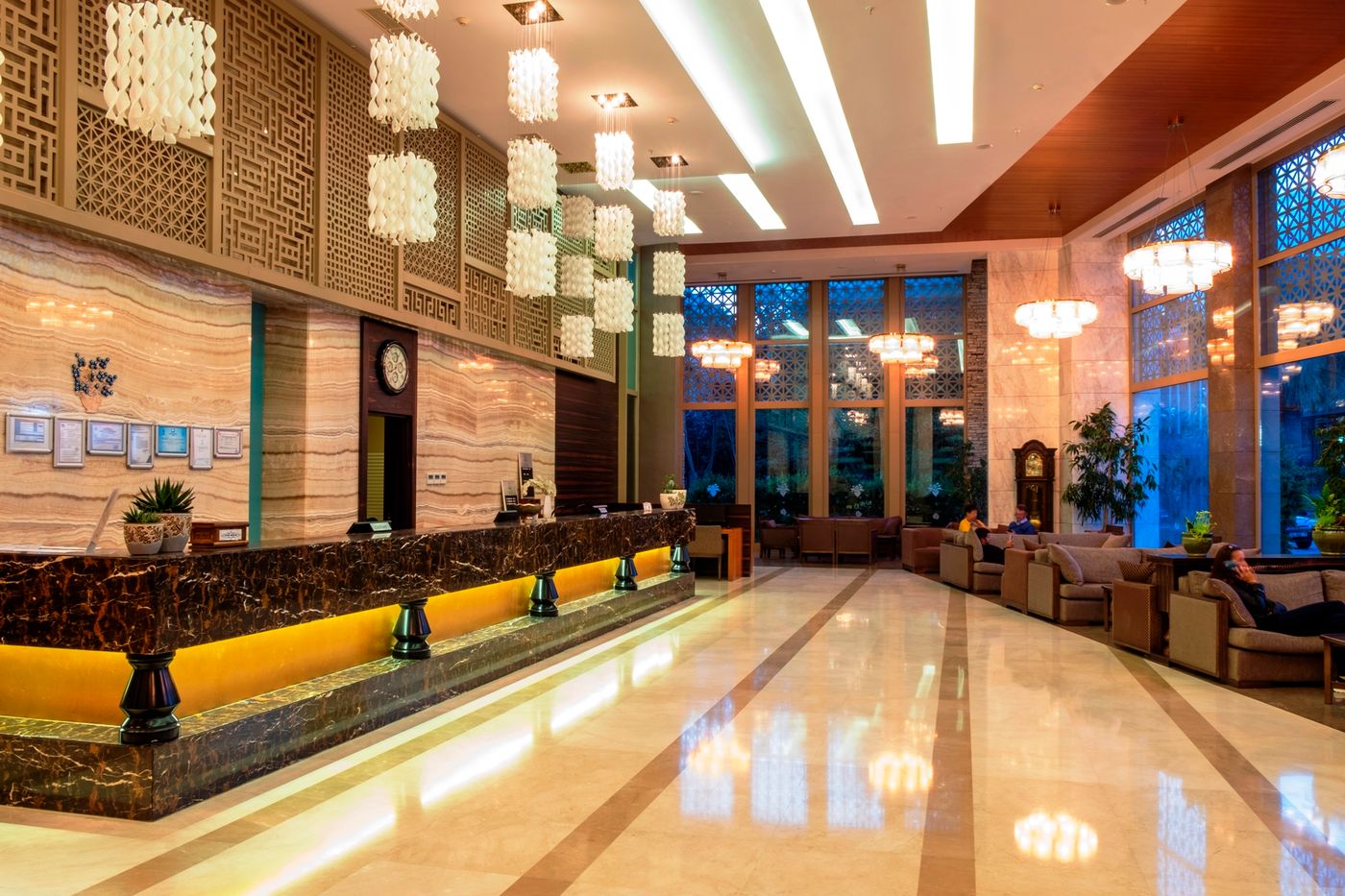 Queen-s-Park-Le-Jardin-Lobby-28